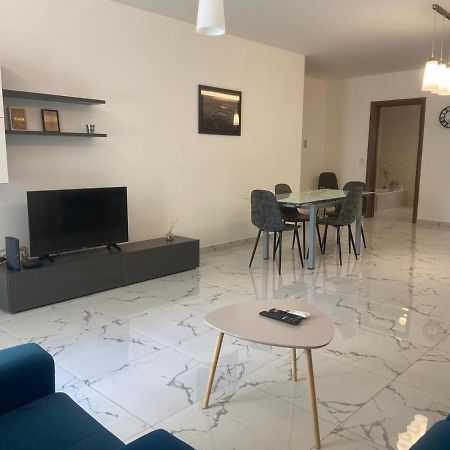 Sliema Centrally Located Apt Exterior foto